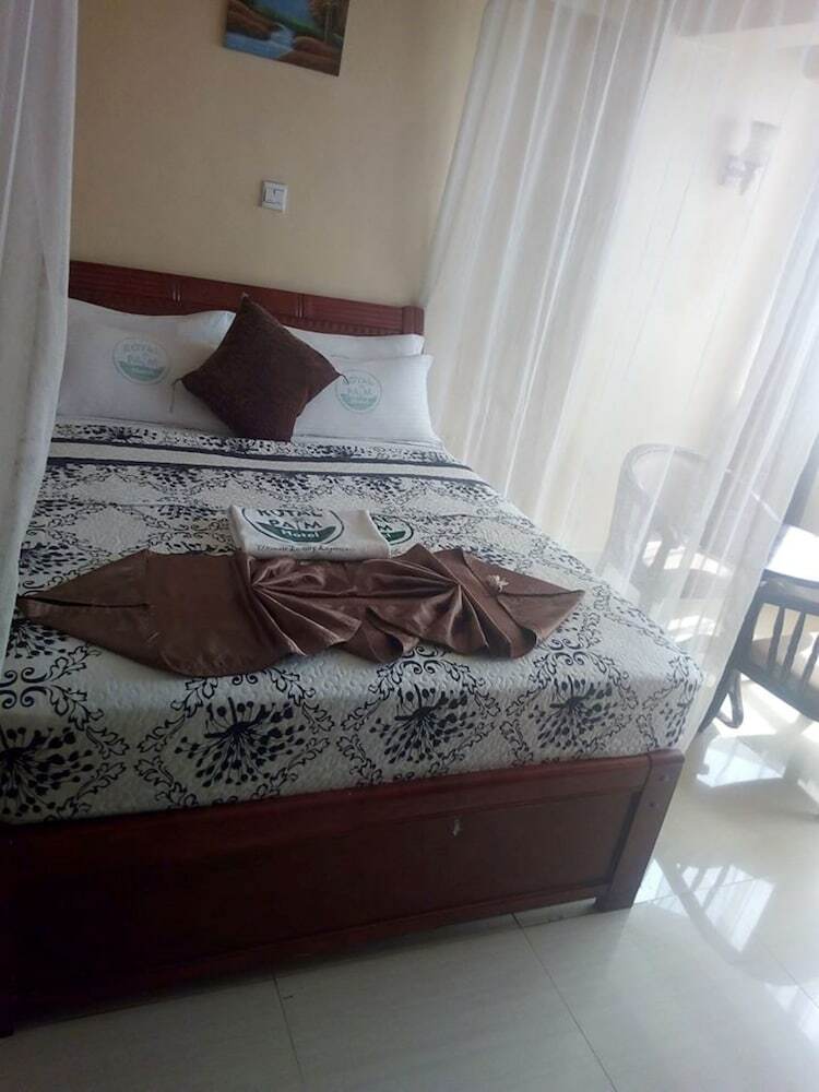 Royal Palm Hotel And Suites