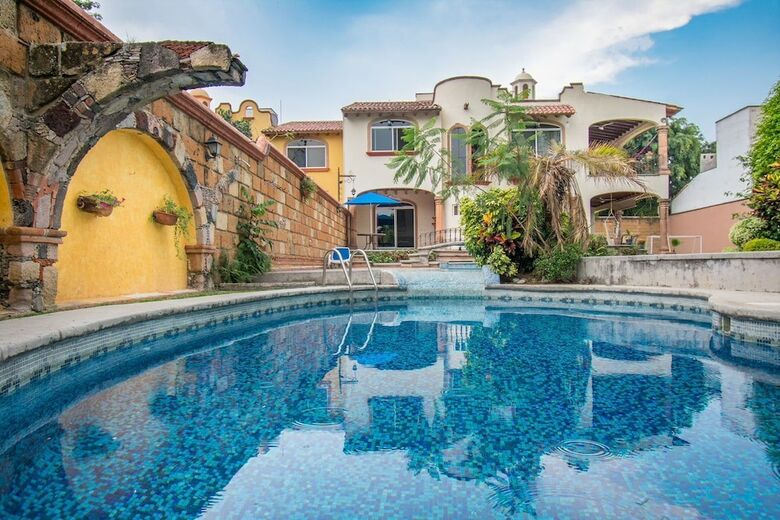 Villa Forget About Everything And Relax
