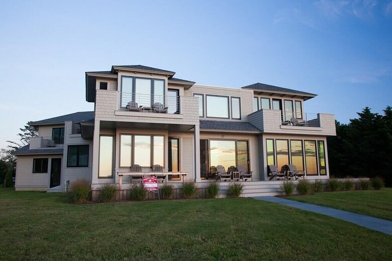 22 Cliff Road - Five Bedroom House
