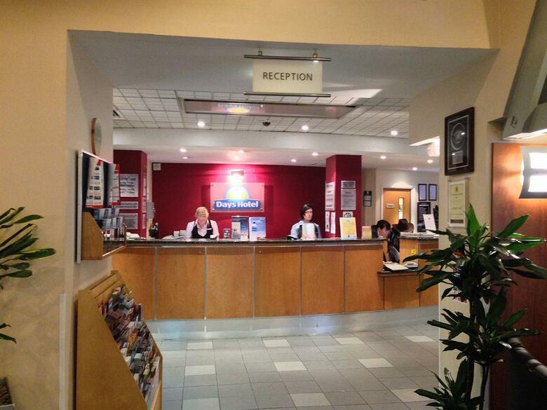 Waterloo Hub Hotel & Suites