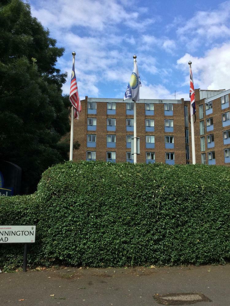 Waterloo Hub Hotel & Suites