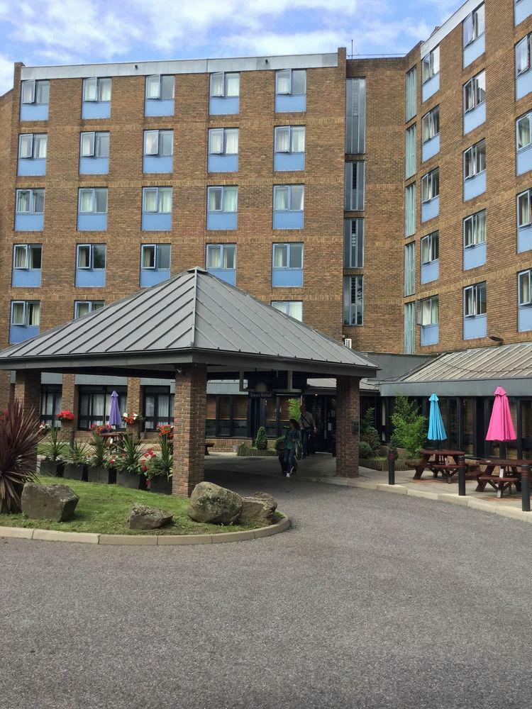 Waterloo Hub Hotel & Suites