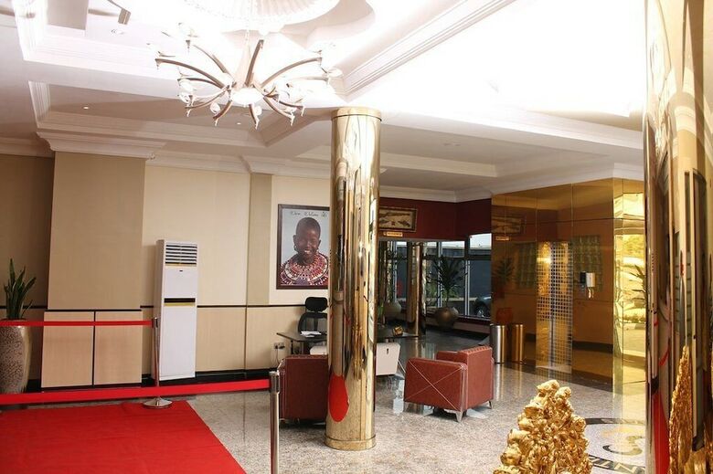 de Santiago Milan Hotel And Suites