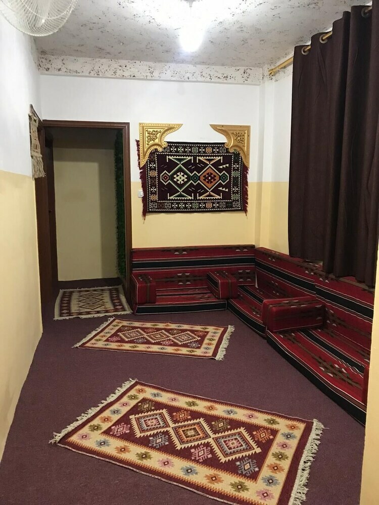 Aparthotel Downtown Located