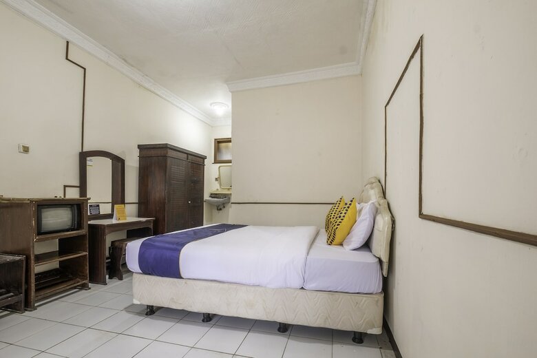 Hostal Spot On 2341 Hotel Padjajaran 2