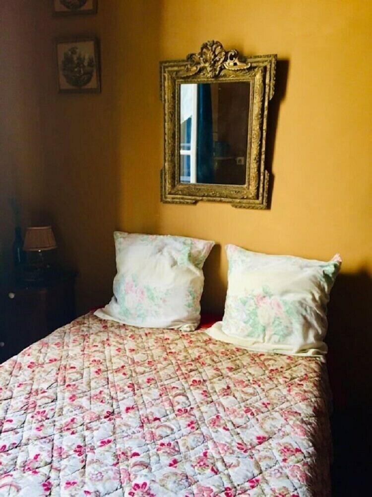 Hotel La Maison Entre Deux Places