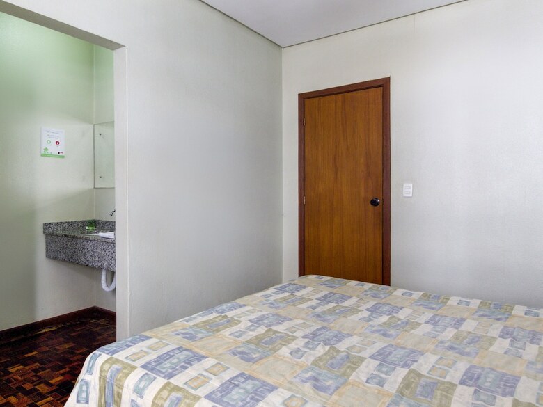 Oyo Hotel Pax Express