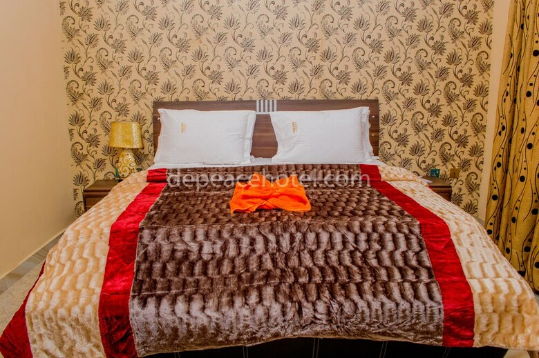 Peace Hotel And Suites