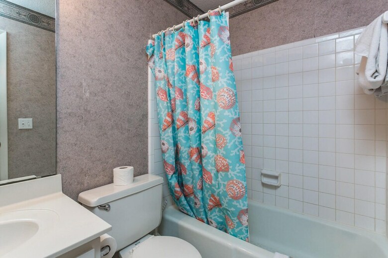 Ocean Walk Three Bedrooms By Hodnett Cooper