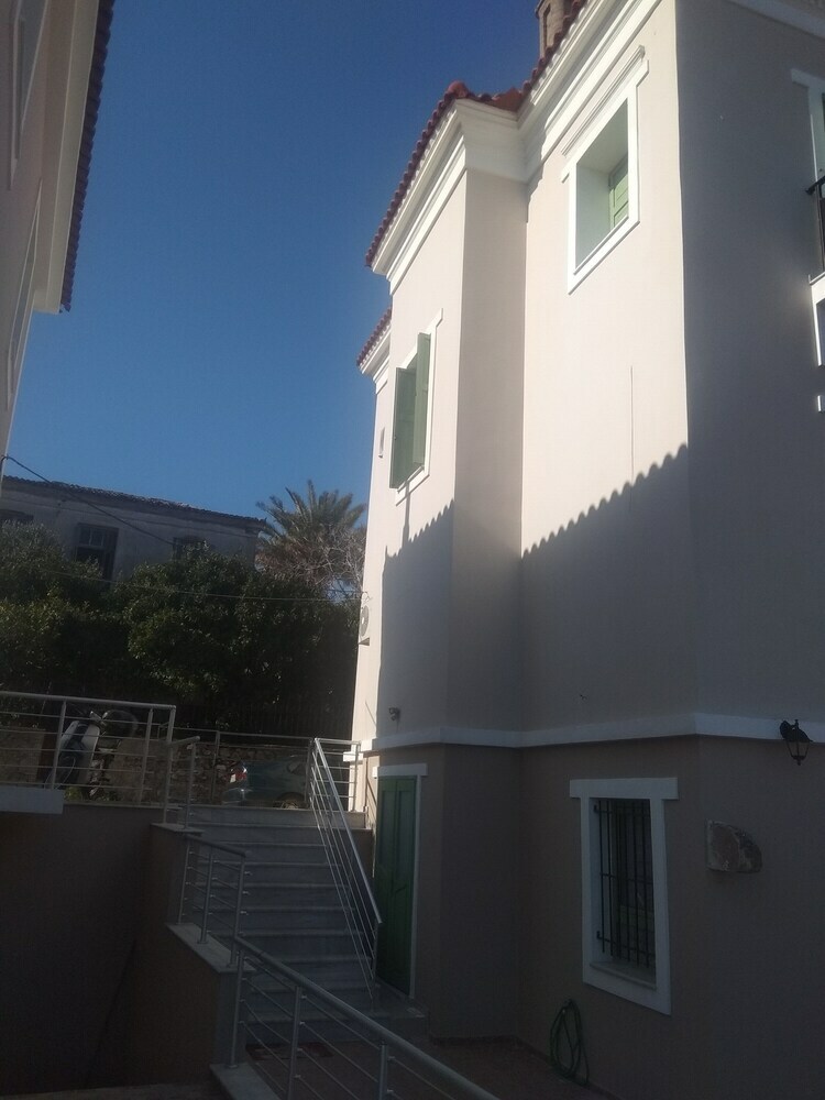 Hotel Pyrgos Sofokleous