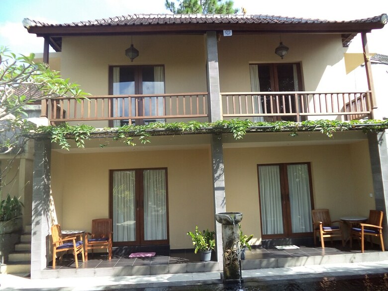Apartamento Lokasari Bungalows Spa & Gallery