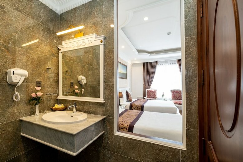 Mai Vang II Hotel