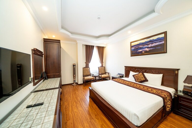 Mai Vang II Hotel