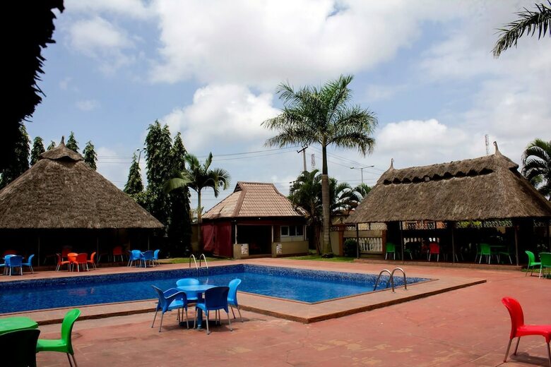 Villa Park Hotels