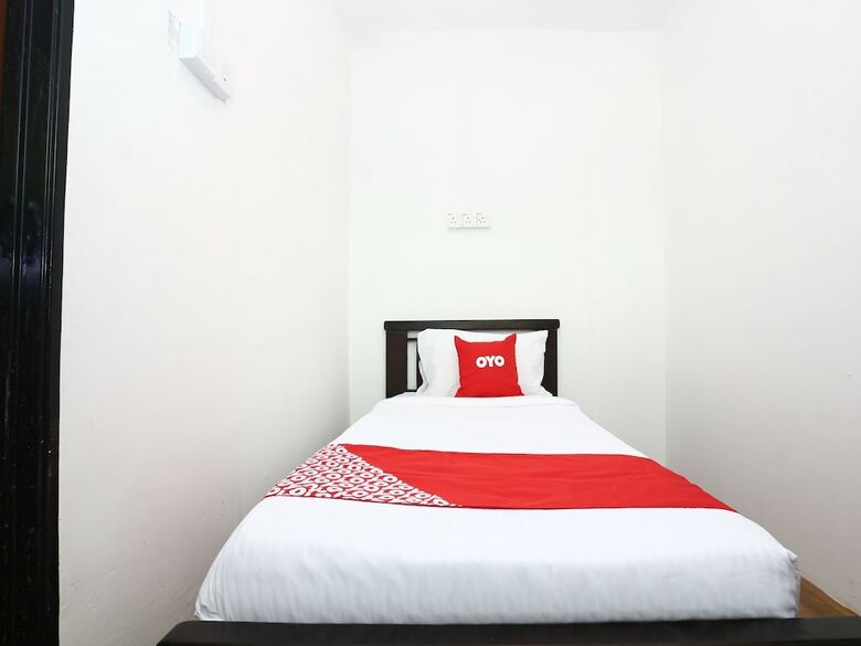 Oyo 89678 Ady Hotel