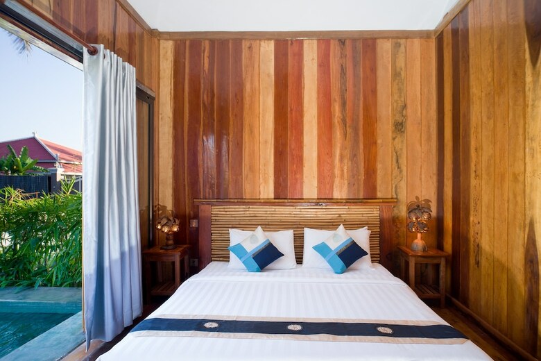 Hotel Floating Khmer Village Resort