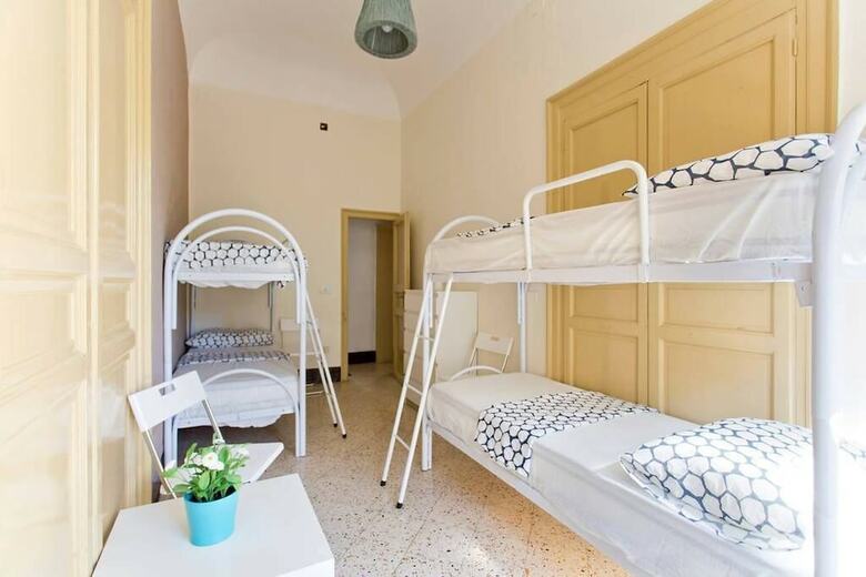 Hostal Sunshine Hostel