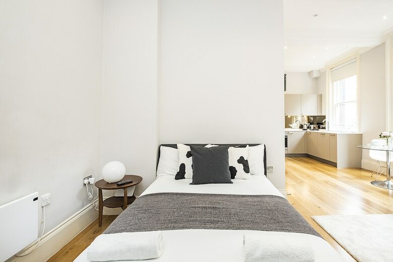 Aparthotel Rupert Apartments By Flexystays