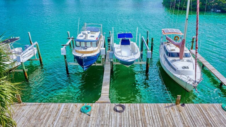 Pass-a-grille Marina Bay Dock 3111 By Techtravel