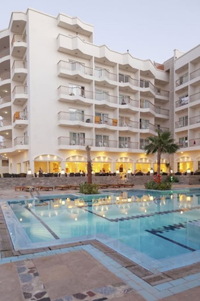 Hotel The Three Corners Royal Star Beach Resort