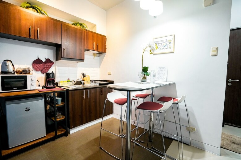 Indigo Mckinley Hill Stamford Residences