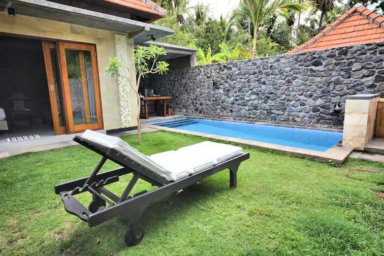 Coco Garden Pool Villas