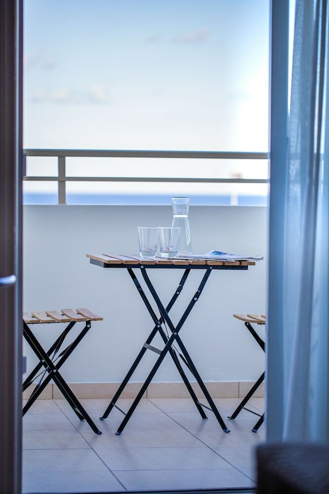 Cavo Zoe Seaside Hotel