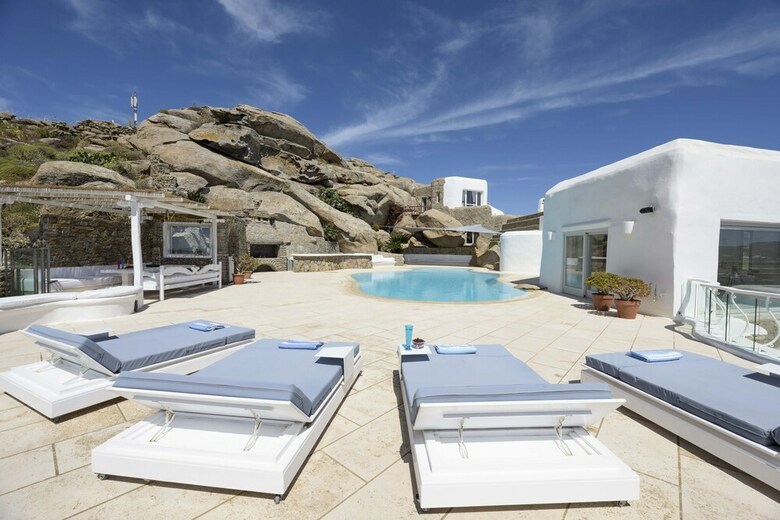 Villa  Jackie By The Pearls Collection