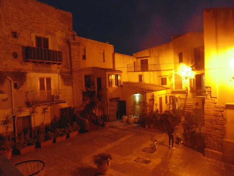 Aljama Downtown B&B