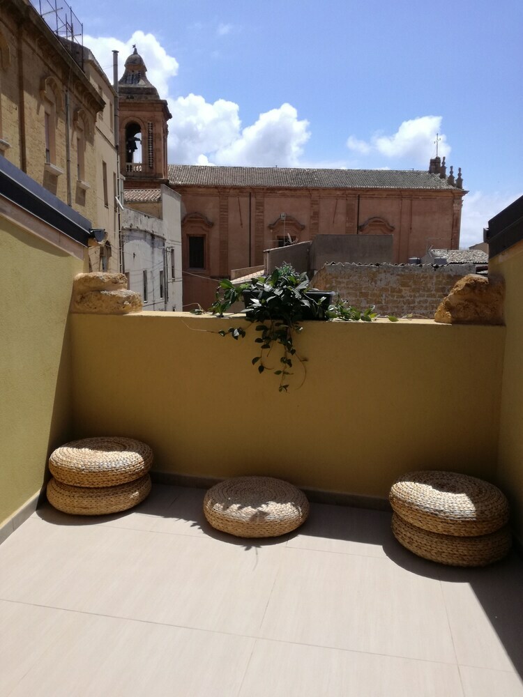 Aljama Downtown B&B