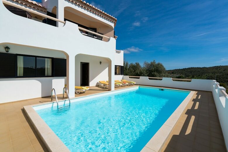 Inviting 4-bed Villa In Burgau With Private Pool