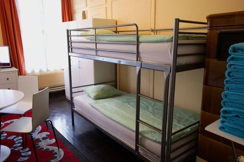 Hostal Hotel Sch�nbrunnen