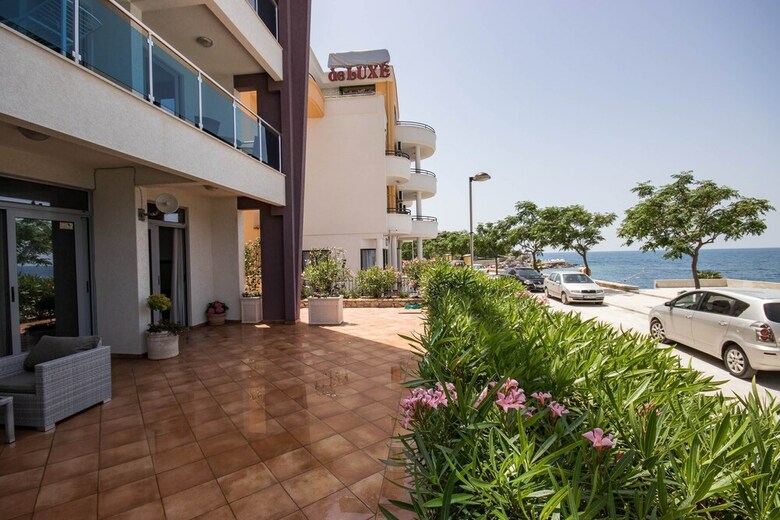 Apartments Zara