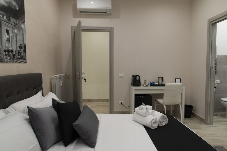Hotel Room91 - St. Angelo Castle