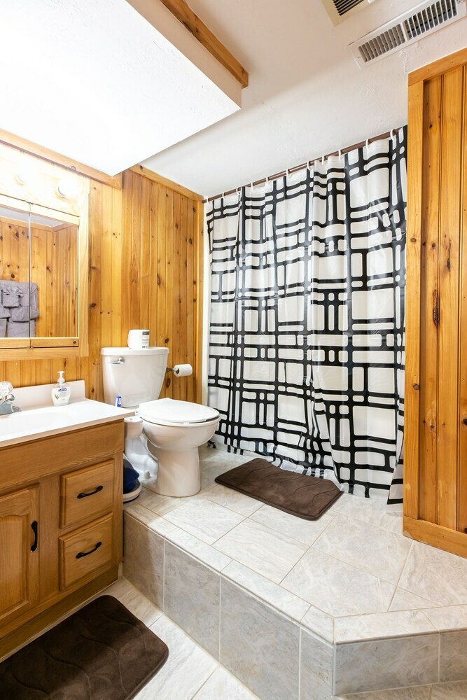 Smoky Mountains 5br 5ba Poolside Chalet