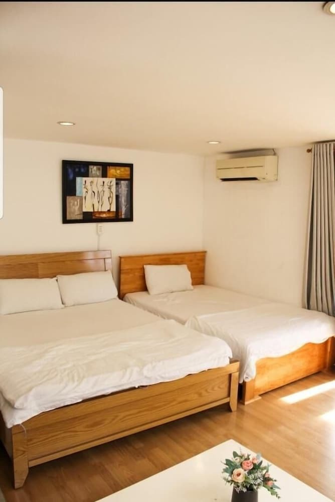 Hotel Tony's Home