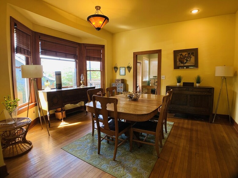 Rustic Comfort On Green Lake
