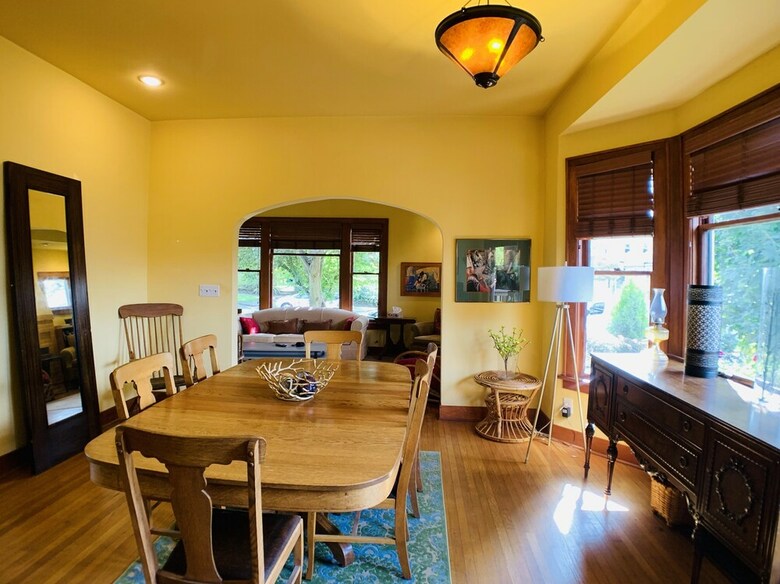Rustic Comfort On Green Lake
