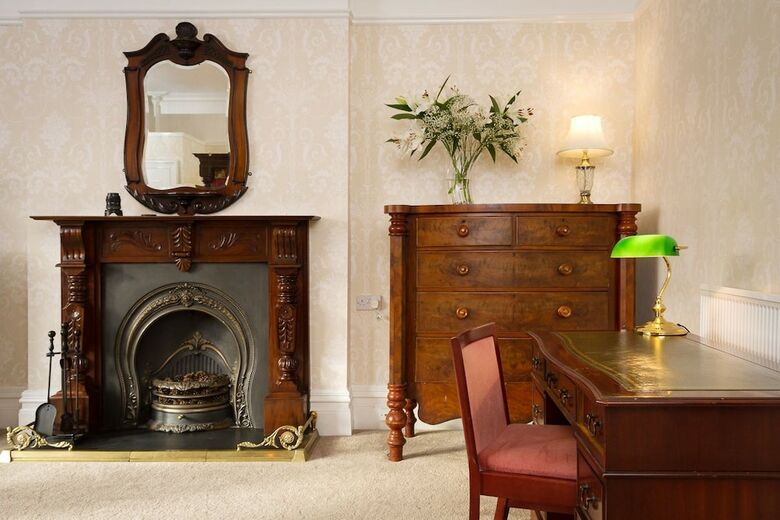 Lincoln House Hotel