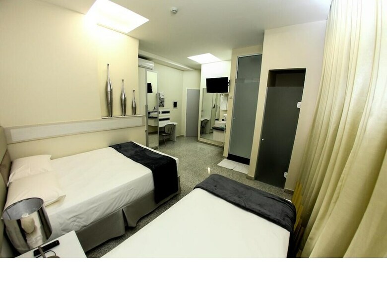 Compacto Hotel