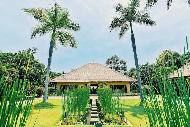 Villa Lotus