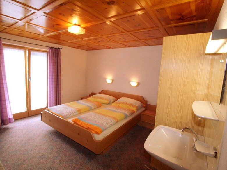 Beautiful Apartment In Gortipohl With Parking
