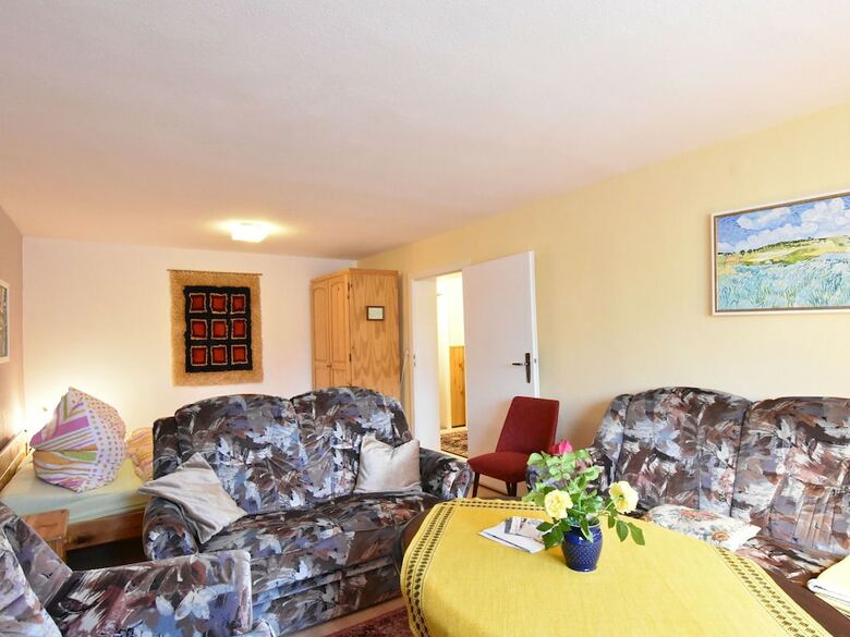 Charming Apartment In K�hlungsborn With Parking