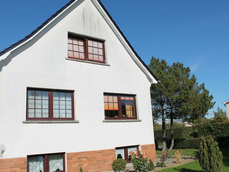 Charming Apartment In K�hlungsborn With Parking
