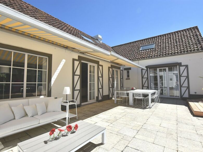 Luxury Villa In Sint-idesbald With Jacuzzi