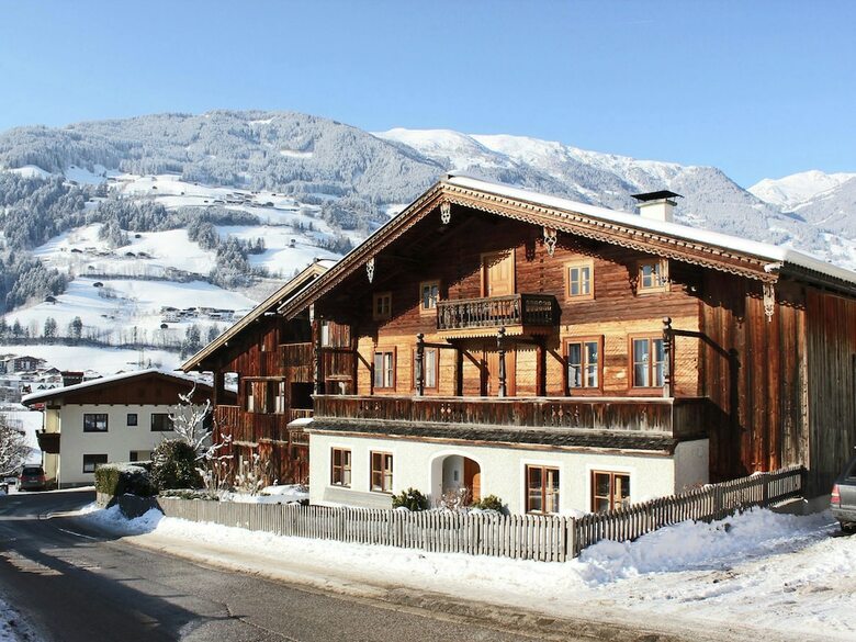 Spacious Apartment In Tyrol With Mountain View