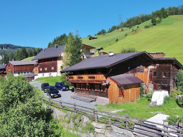 Gorgeous Chalet With Sauna In K�nigsleiten