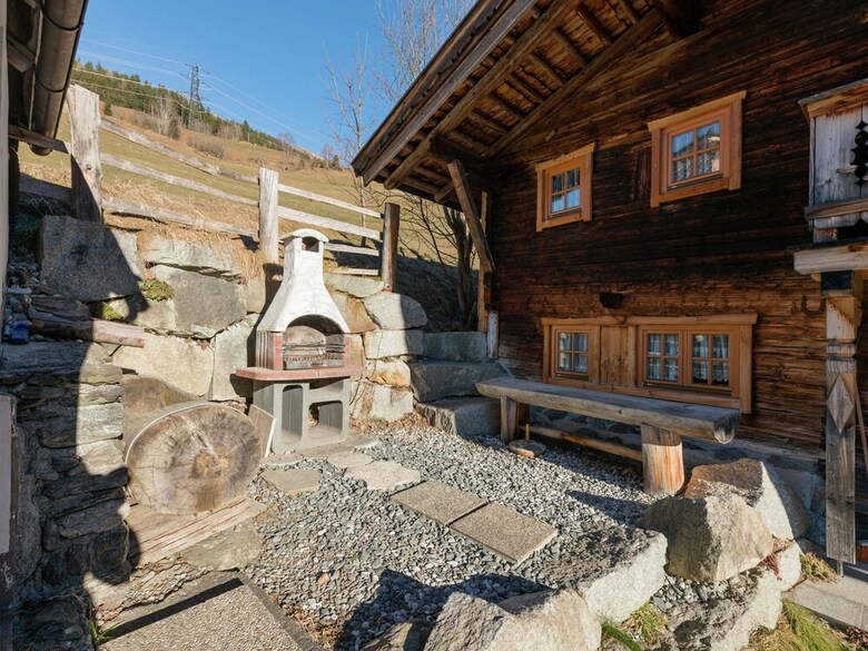 Gorgeous Chalet With Sauna In K�nigsleiten