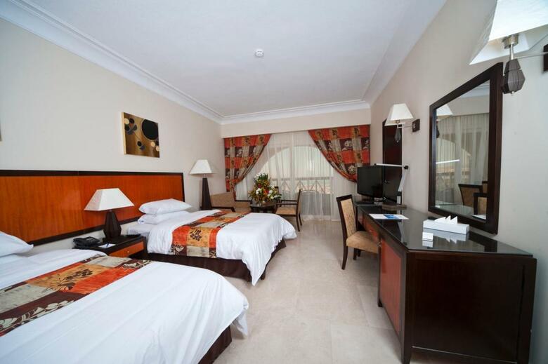 Amc Royal Hotel