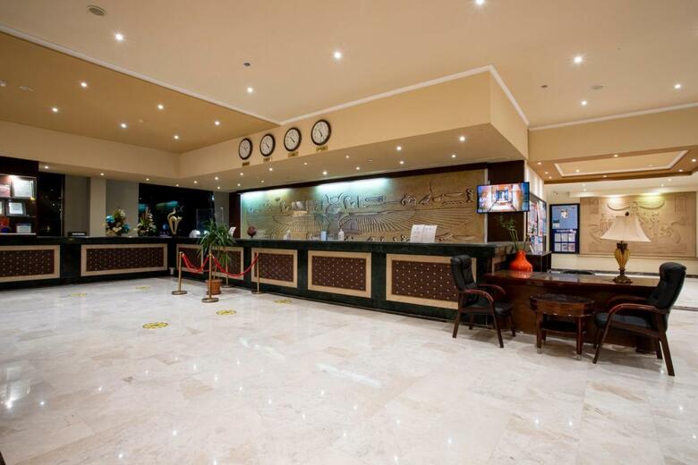 Amc Royal Hotel